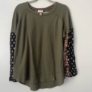Target Knox Rose brand XL olive green long floral sleeve shirt